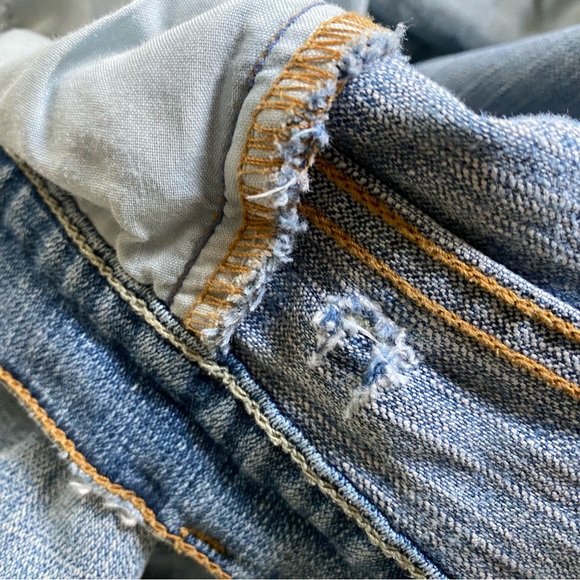 Vintage Levi’s 505 Jeans (10) - Picture 10 of 11